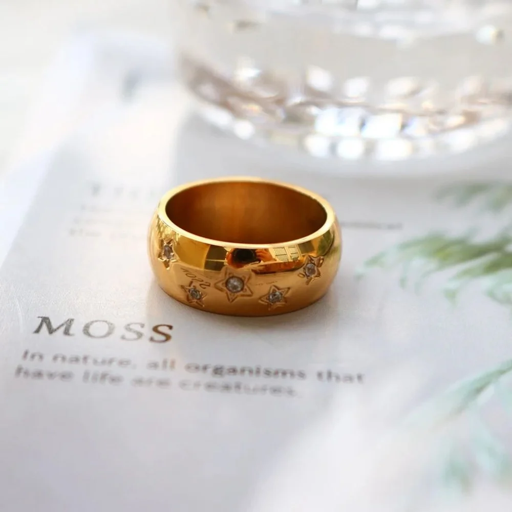 NEW‎ Women's Wide Pave Diamond Star Gold-Plated Ring Band Size 7
